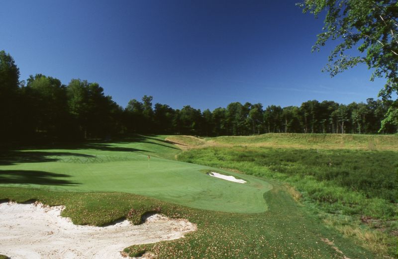 Tour all 18 holes at the Grande Golf Club